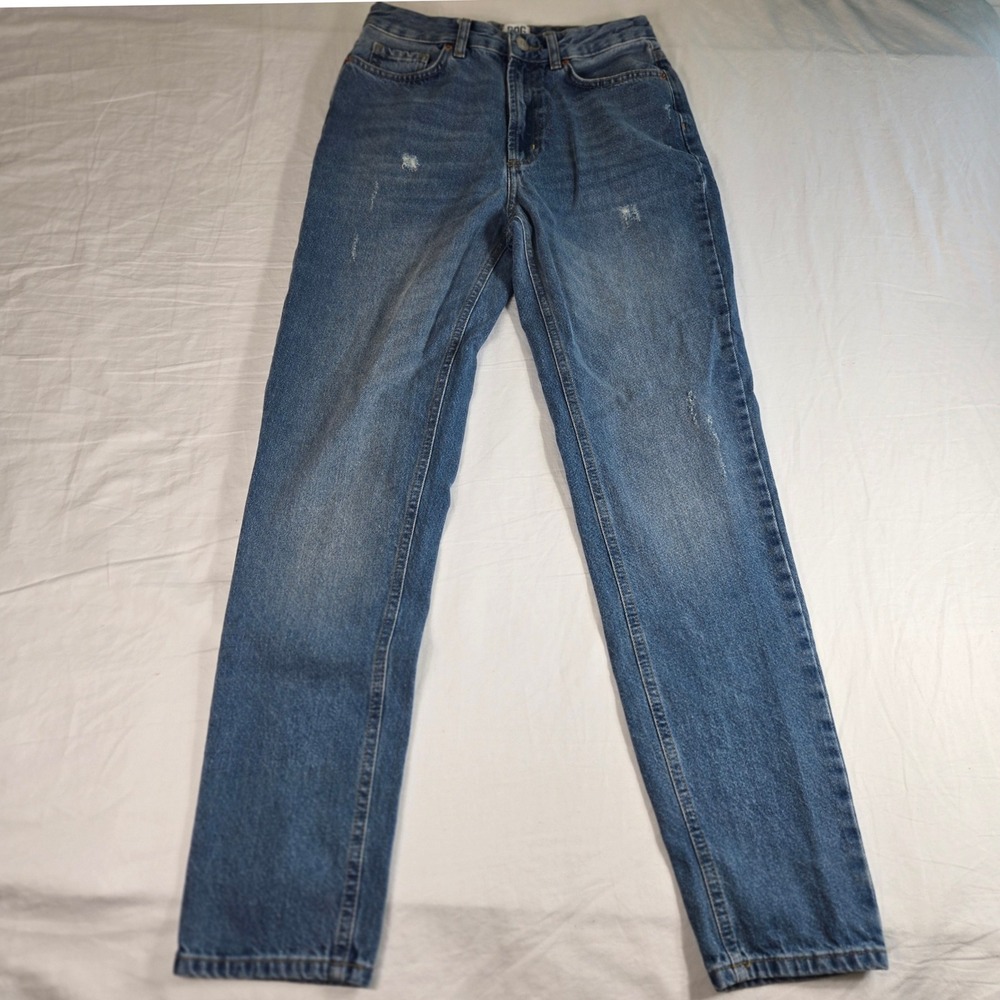BDG Urban Outfitters Mom High Rise Jeans 26 Distressed Light Wash Denim